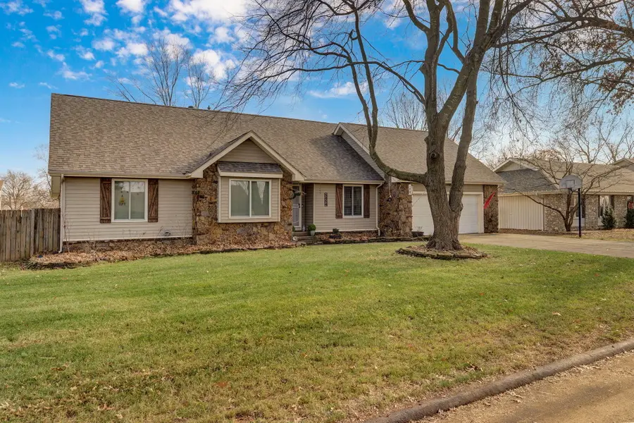5454 S Roanoke Avenue, Springfield, MO 65810 - Image #2