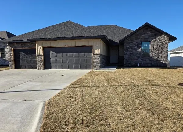 649 W Brook Hollow Road, Nixa, MO 65714