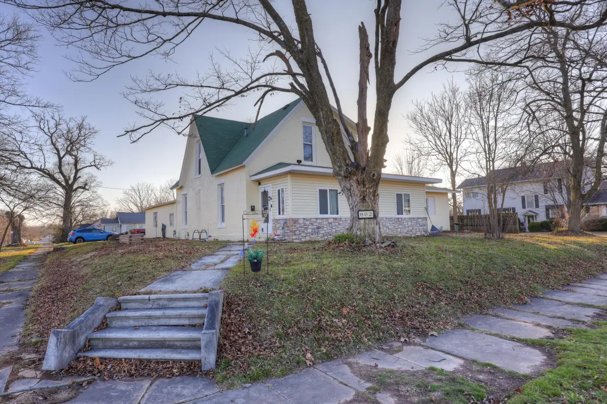 802 Oak Street, Carthage, MO 64836 - Image #1