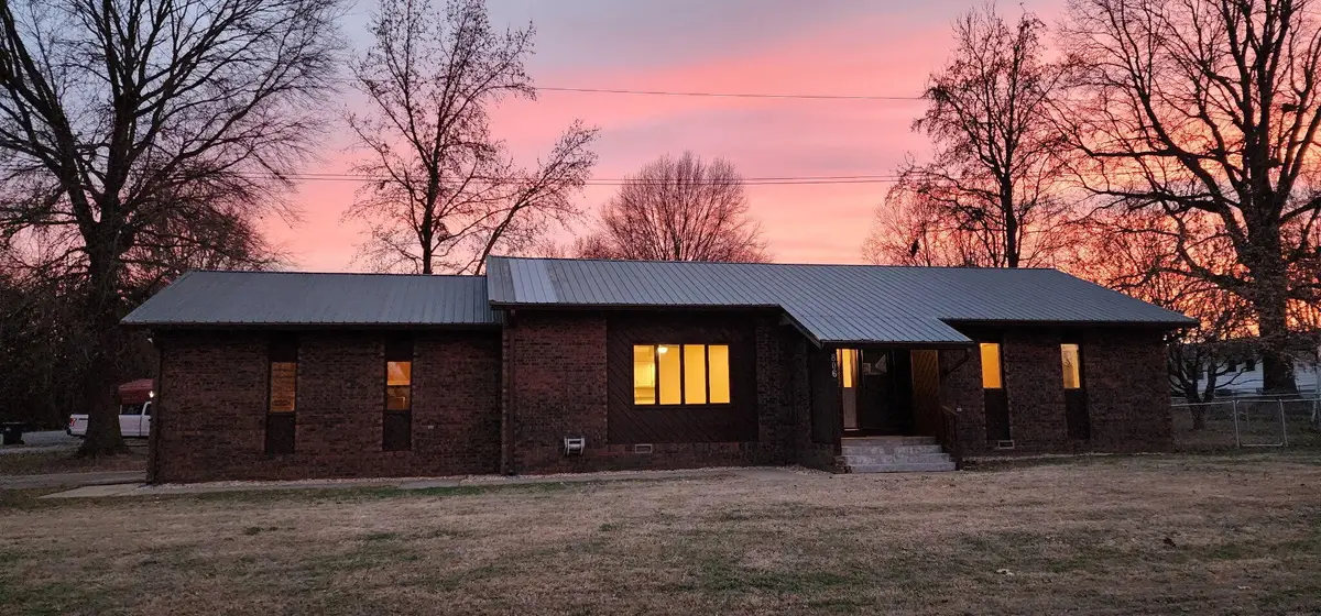 806 E Springfield Street, Aurora, MO 65605 - Image #1