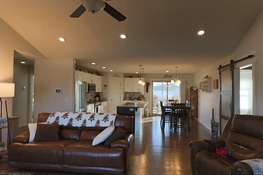 886 E Melton Road, Ozark, MO 65721 - Image #2