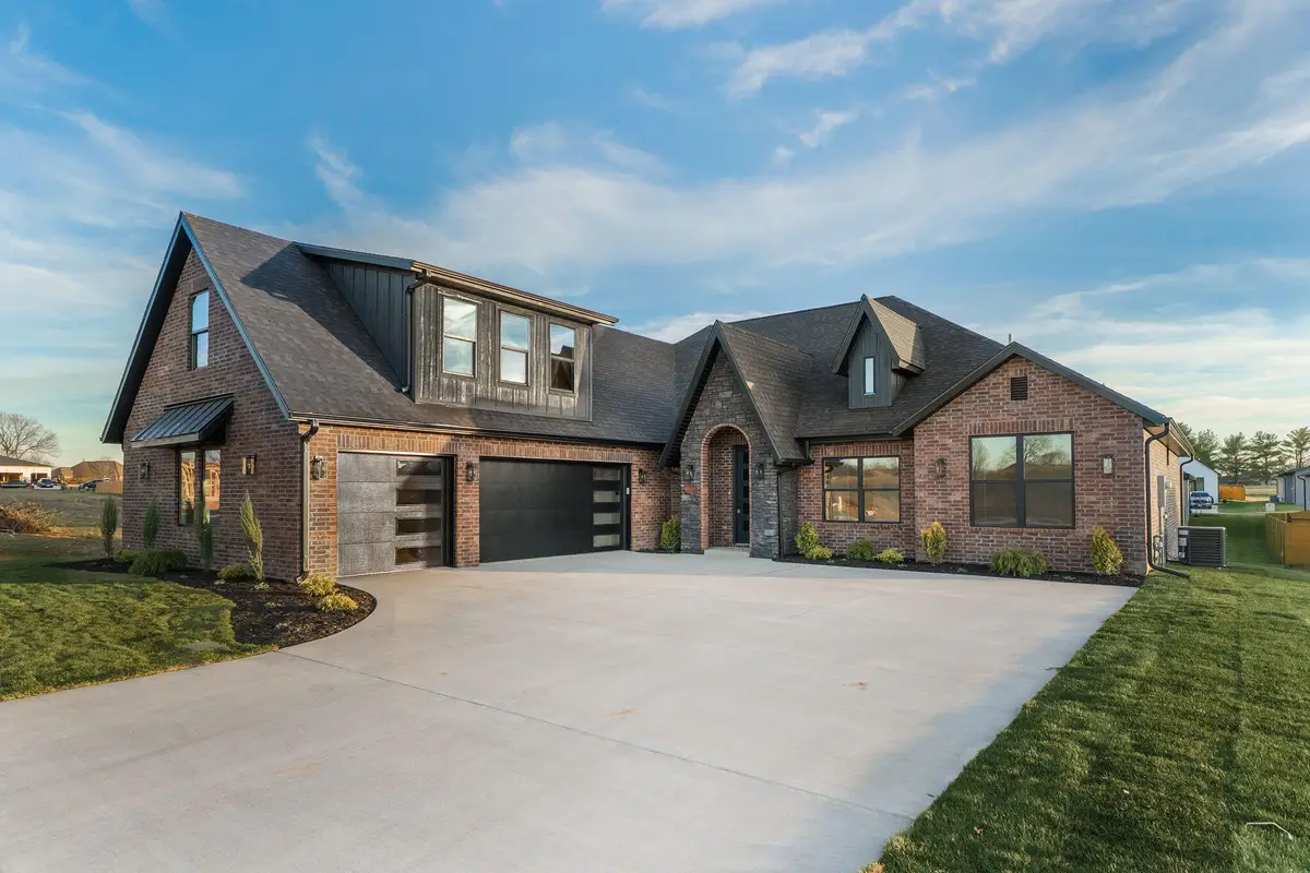 1810 E Skyline Avenue, Ozark, MO 65721 - Image #1