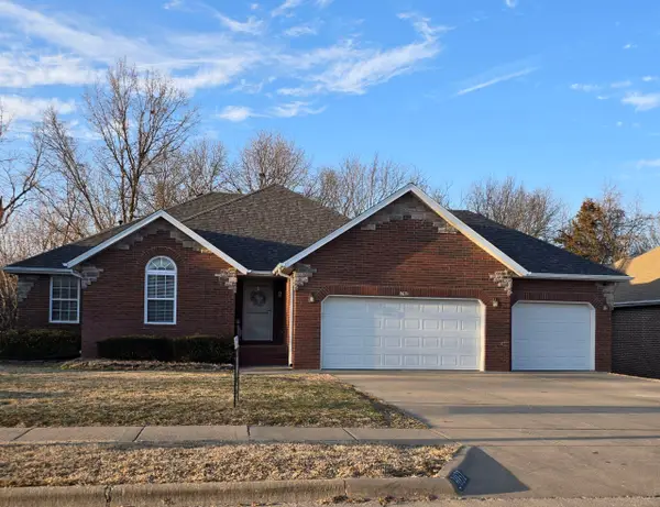 3031 W Augusta Hills Street, Springfield, MO 65803