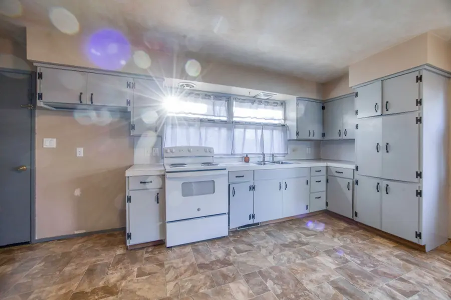 746 N Oak Grove Avenue, Springfield, MO 65802 - Image #3