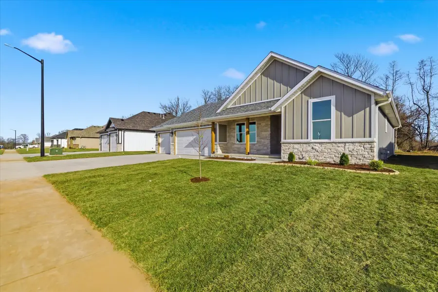 1382 N Collins Drive, Republic, MO 65738 - Image #2