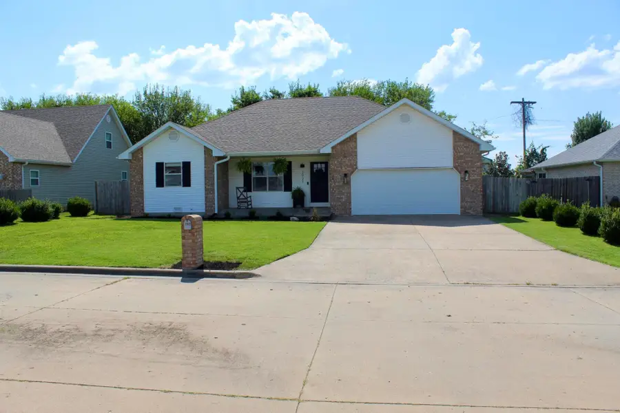 2921 Grant Avenue, Bolivar, MO 65613 - Image #2