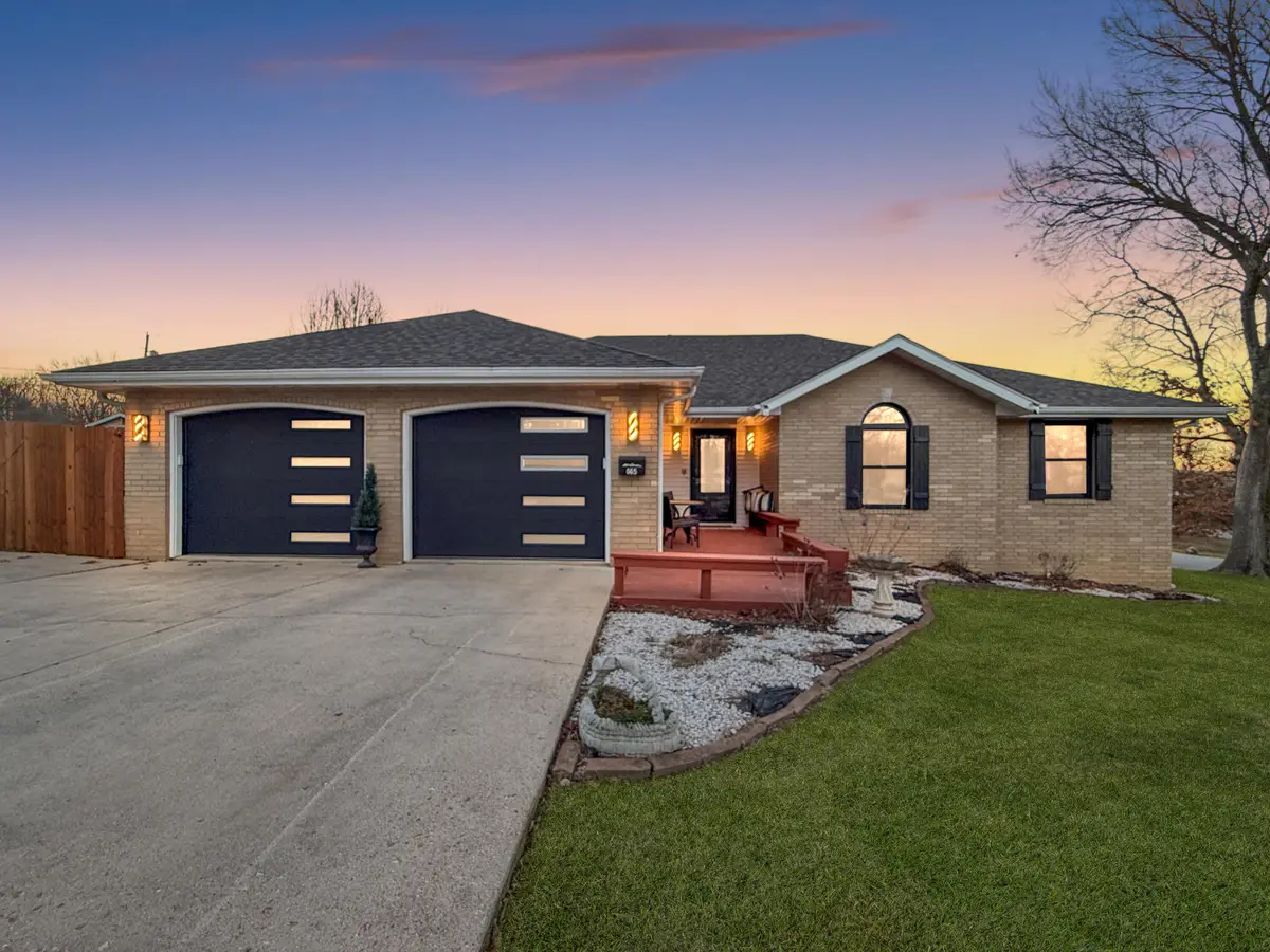 665 N Clay Street, Marshfield, MO 65706 - Image #1