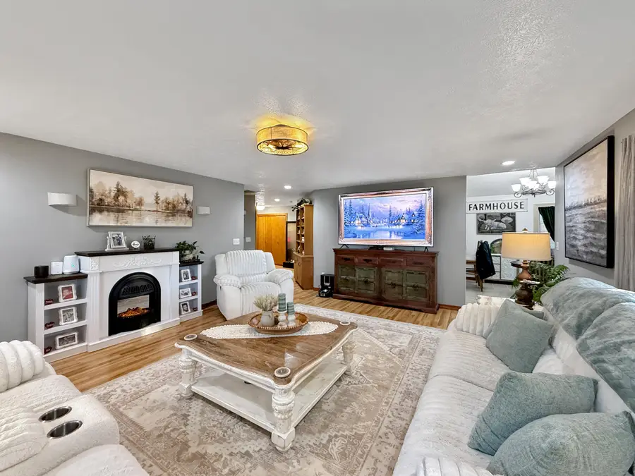 665 N Clay Street, Marshfield, MO 65706 - Image #3