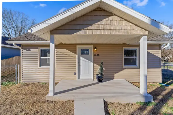 1635 N Colgate Avenue, Springfield, MO 65802