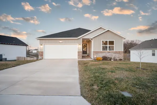 504 N Cheyenne Valley Road, Nixa, MO 65714