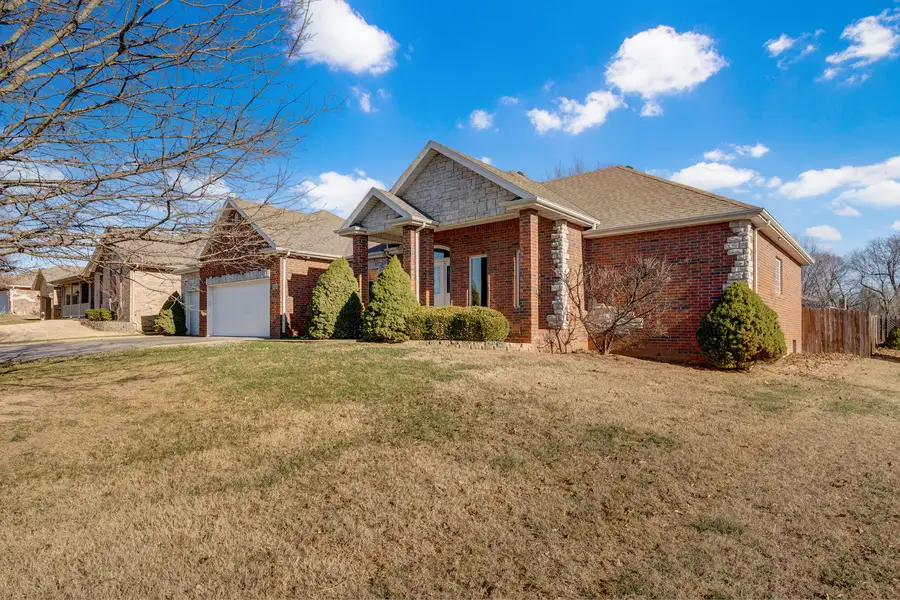 2738 S Pembrook Avenue, Springfield, MO 65807 - Image #2