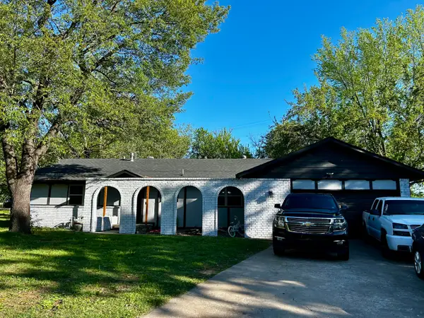 809 E Wickersham Drive, Webb City, MO 64870