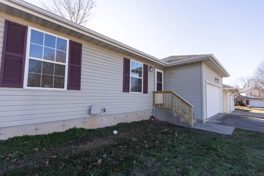 624 E Livingston Street, Springfield, MO 65803 - Image #2