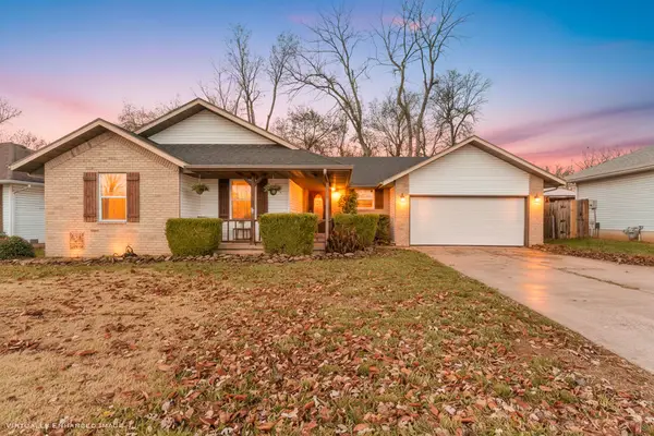 413 S Dove Valley Avenue, Springfield, MO 65802