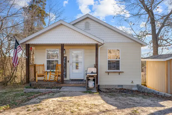 810 Knox Avenue, Hollister, MO 65672