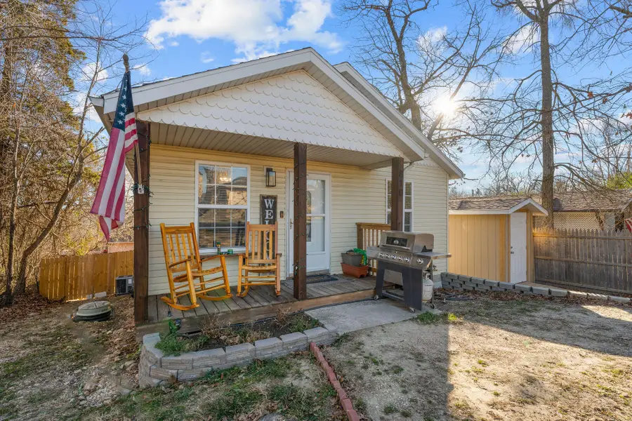 810 Knox Avenue, Hollister, MO 65672 - Image #2