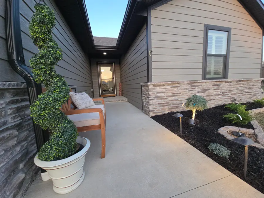 263 E Garnet Drive, Republic, MO 65738 - Image #2