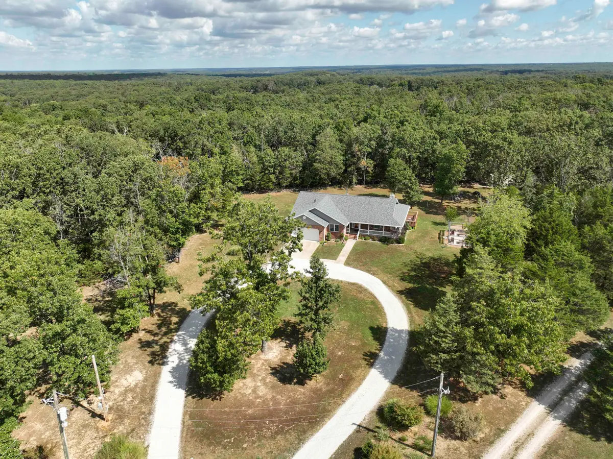 444 Sweetbriar Drive, Marshfield, MO 65706 - Image #1