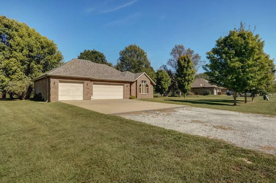 1107 Laura Drive, Nixa, MO 65714 - Image #2