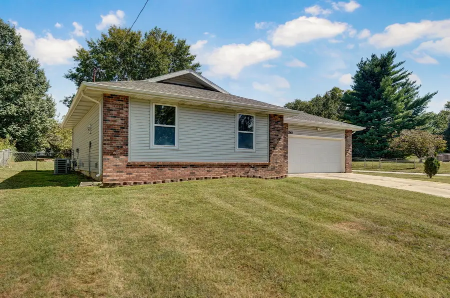 3562 S Colgate Avenue, Springfield, MO 65807 - #3