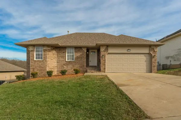 4462 N Shirley Avenue, Springfield, MO 65803