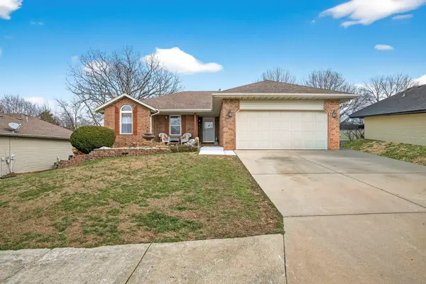 1366 South 20th Ave, Ozark, MO 65721