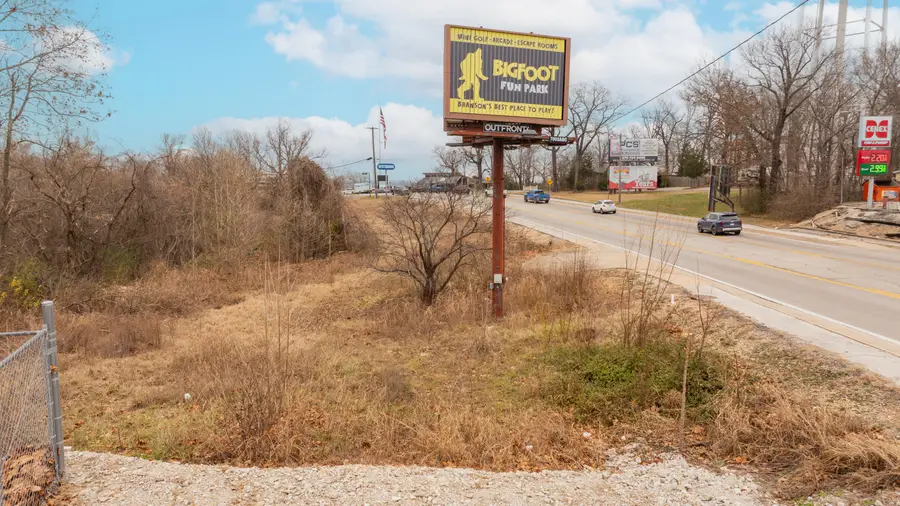 1125/1127 W 76 Country Boulevard, Branson, MO 65616 - #2