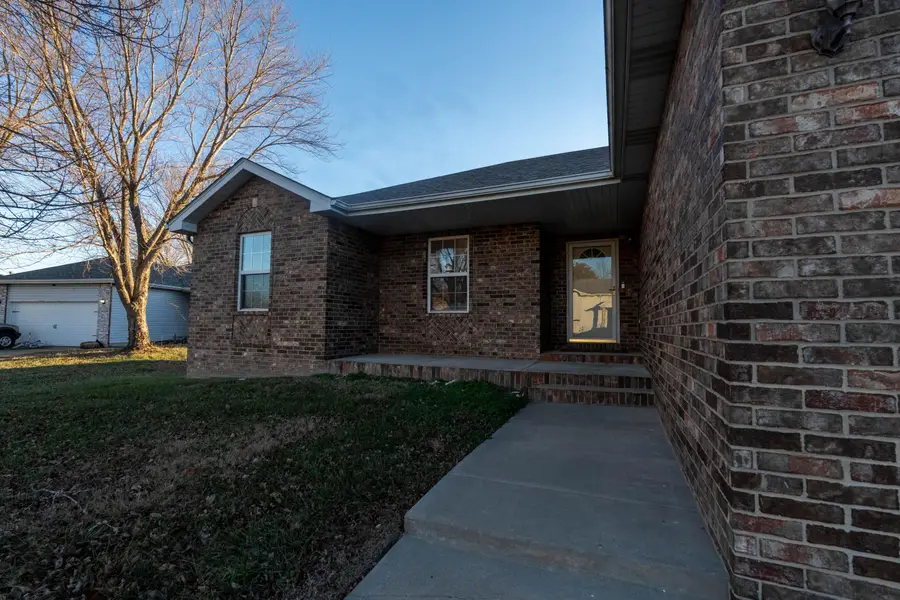588 Clever Heights Court, Clever, MO 65631 - Image #2