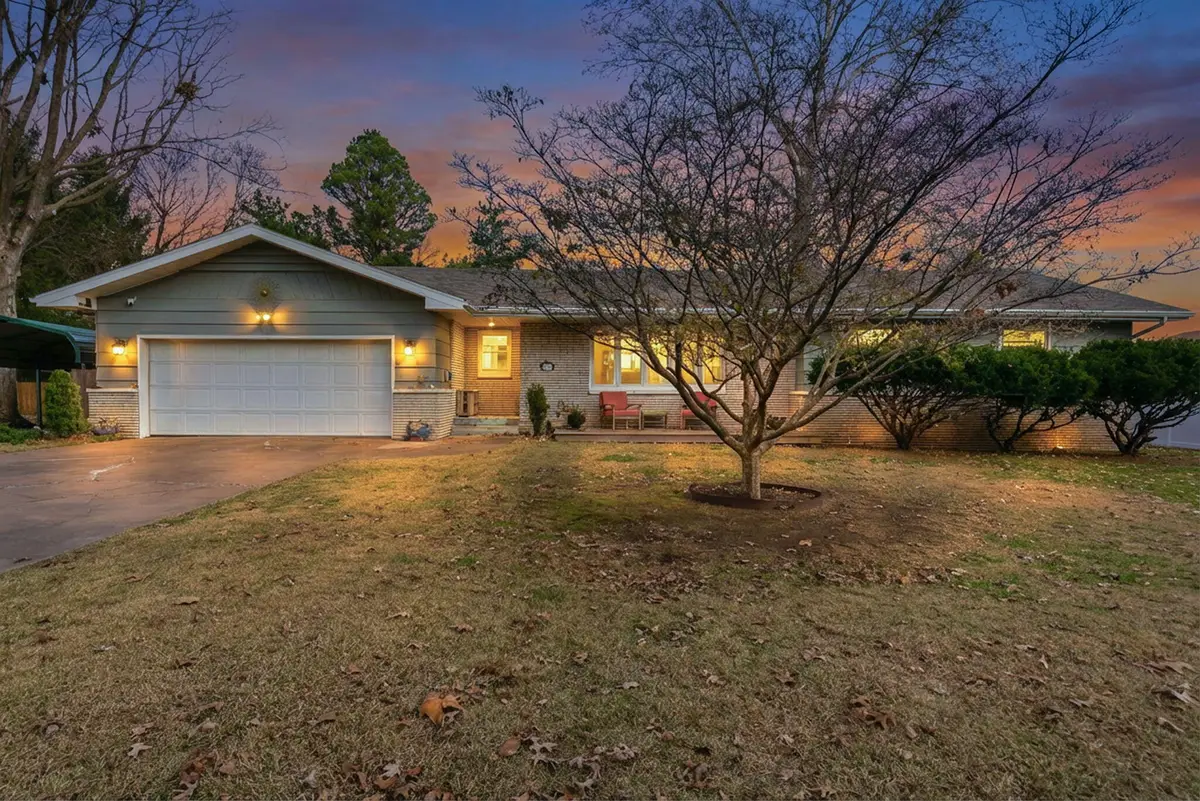 1984 S Meadowview Avenue, Springfield, MO 65804 - Image #1