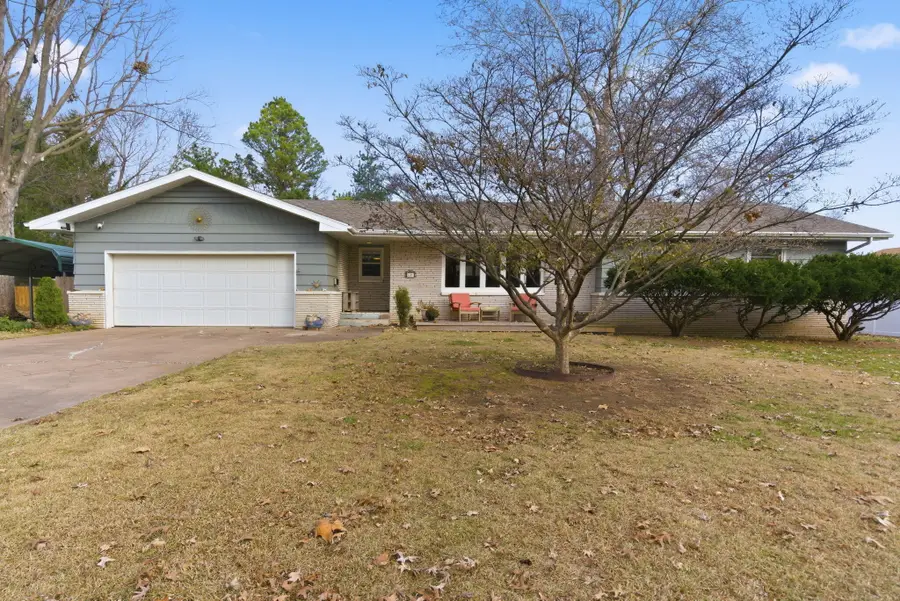 1984 S Meadowview Avenue, Springfield, MO 65804 - Image #2