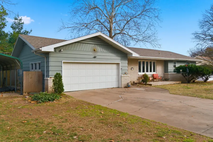 1984 S Meadowview Avenue, Springfield, MO 65804 - Image #3