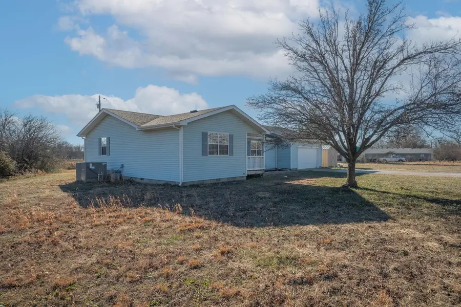 2038 W 2038 Trolley Car Lane, Carthage, MO 64836 - Image #2