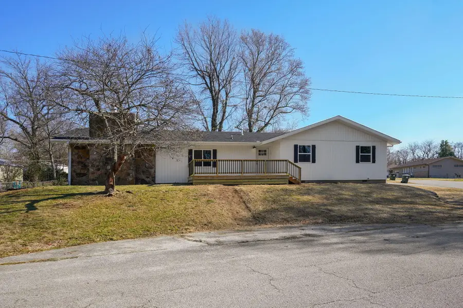 520 King Street, Mount Vernon, MO 65712 - #3
