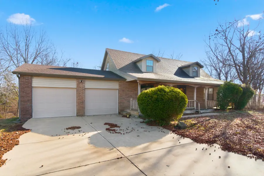 801 Maxine Avenue, Crane, MO 65633 - Image #3