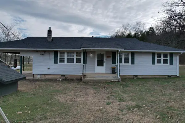 24 County Road 947, Squires, MO 65755