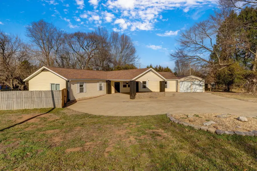 1565 E Briar Street, Springfield, MO 65804 - Image #3