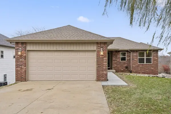 1603 E Fairwind, Ozark, MO 65721