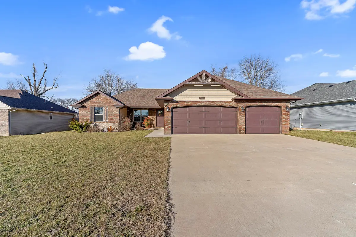 211 E Seminole Street, Strafford, MO 65757 - Image #1