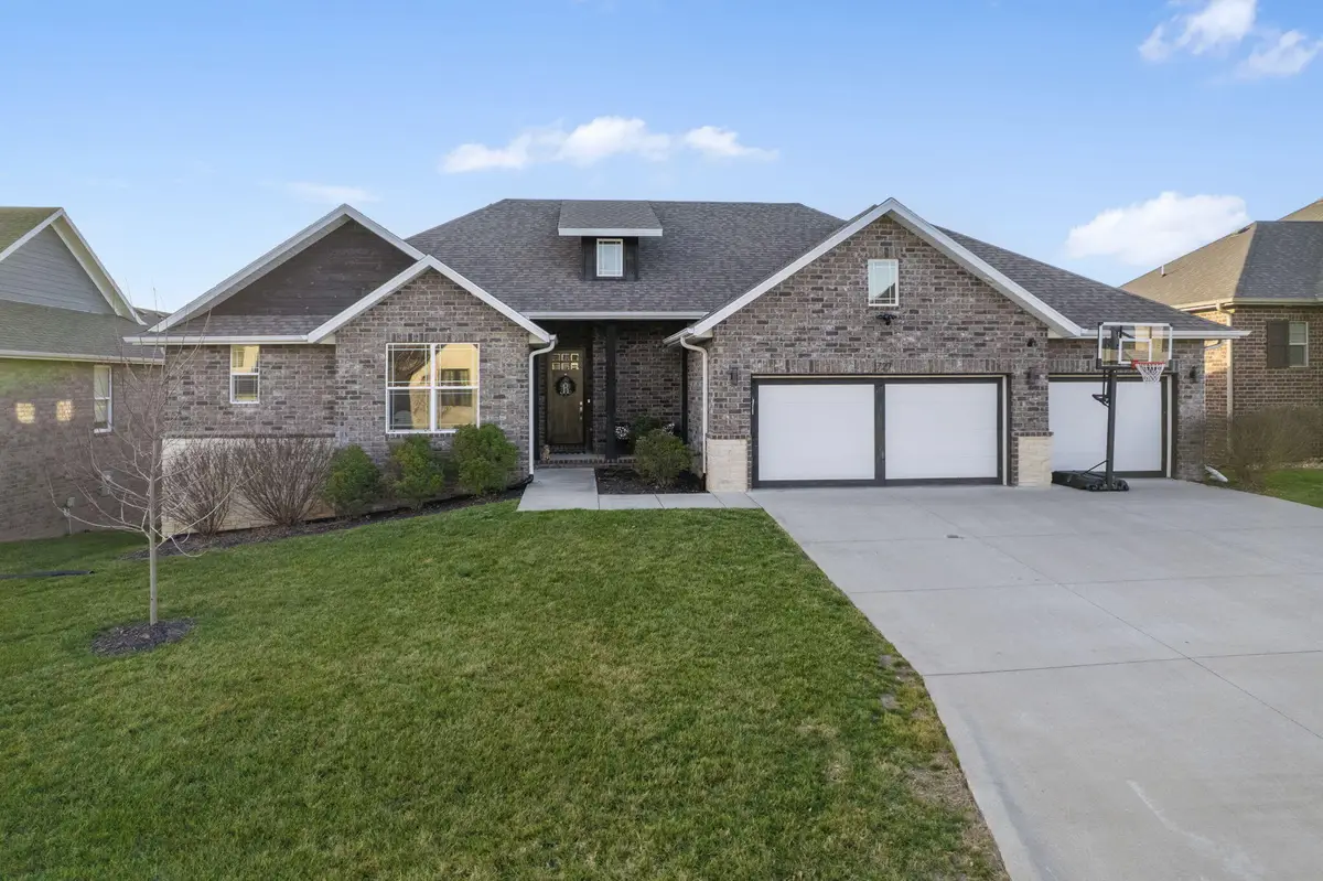 727 S Hickory Drive, Springfield, MO 65809 - Image #1