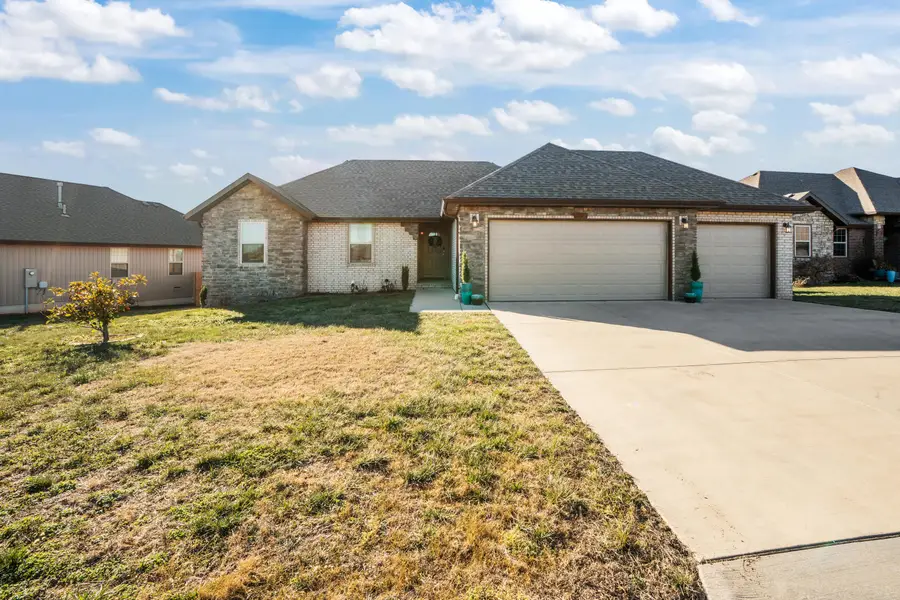 659 N Maplewood Hills Road, Nixa, MO 65714 - Image #2