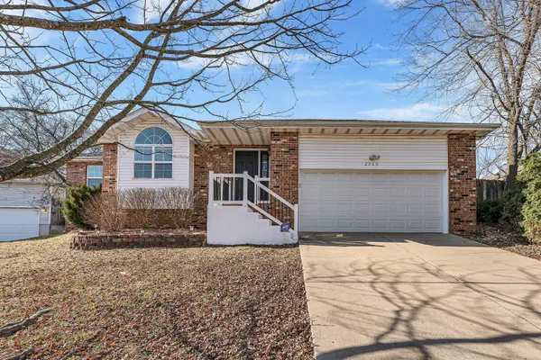 2749 N Washington Avenue, Springfield, MO 65803