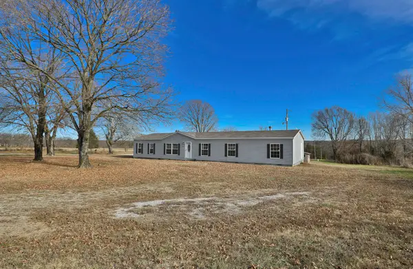 378 E 340th Road, Humansville, MO 65674