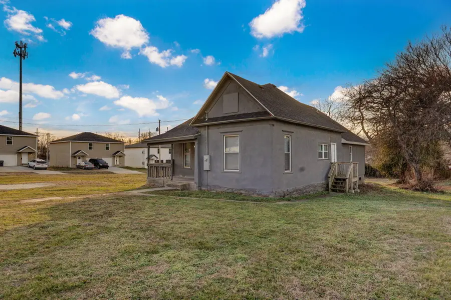 2027 N Summit Avenue, Springfield, MO 65803 - Image #3