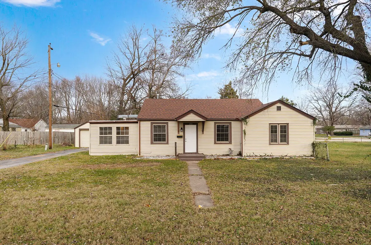 2353 E Locust Street, Springfield, MO 65803 - Image #1