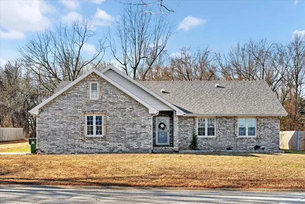 1407 Mary Lane, Aurora, MO 65605