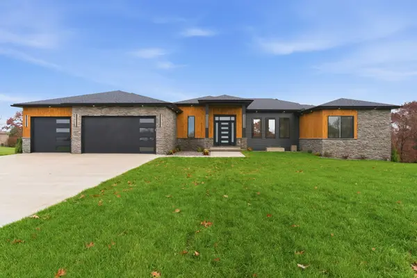 318 Sunset Drive, Chestnutridge, MO 65630