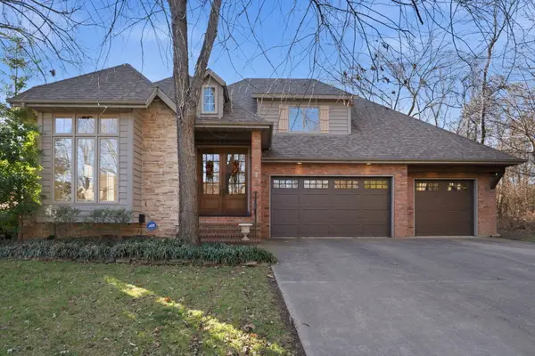 4909 S Old Oak Way, Springfield, MO 65810