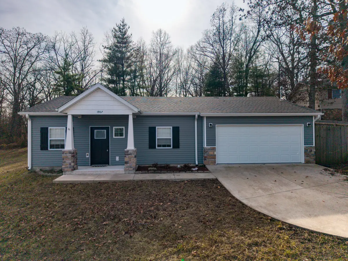 1907 Lakeview Drive, Ava, MO 65608 - Image #1
