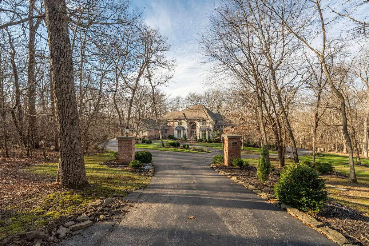 2907 S Ridgewood Lane, Springfield, MO 65809 - Image #1