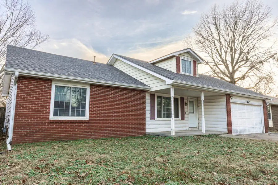 1058 E Cambridge Street, Springfield, MO 65807 - Image #2